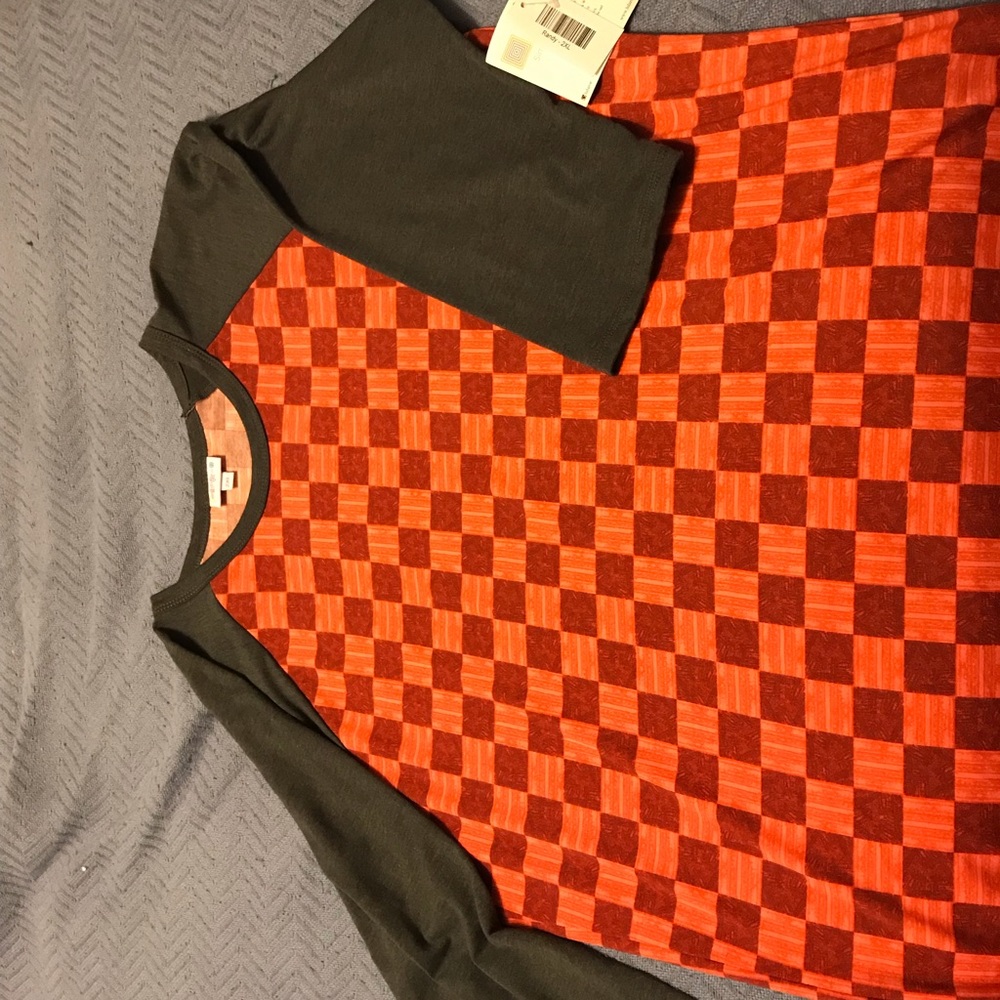 NWT LuLaRoe Randy 3/4 sleeve shirt